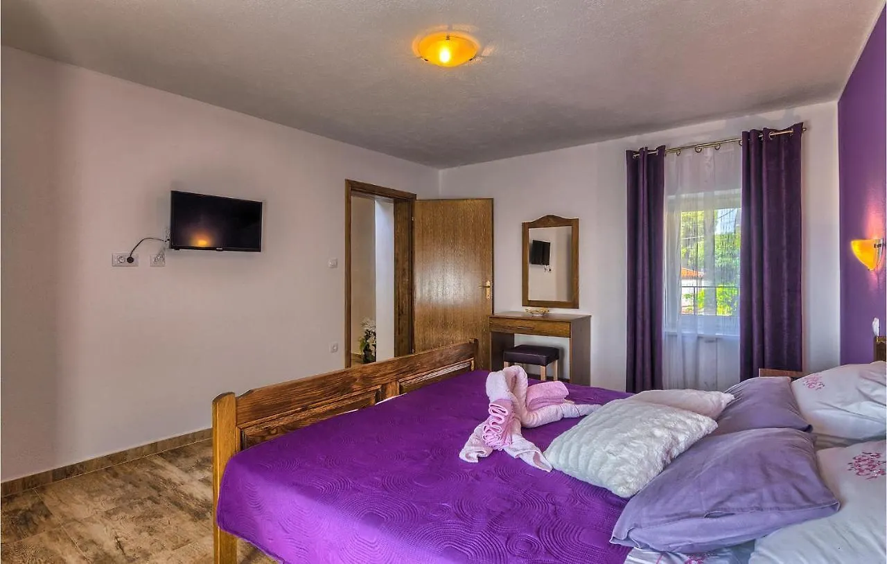 Nice Home In Liznjan With Kitchen Croatia