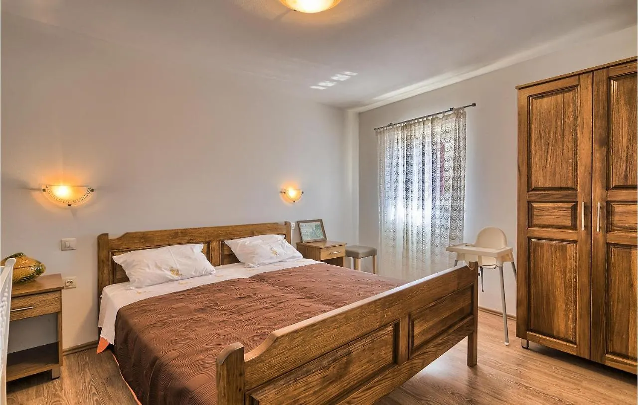 Nice Home In Liznjan With Kitchen 0*,  Croatia